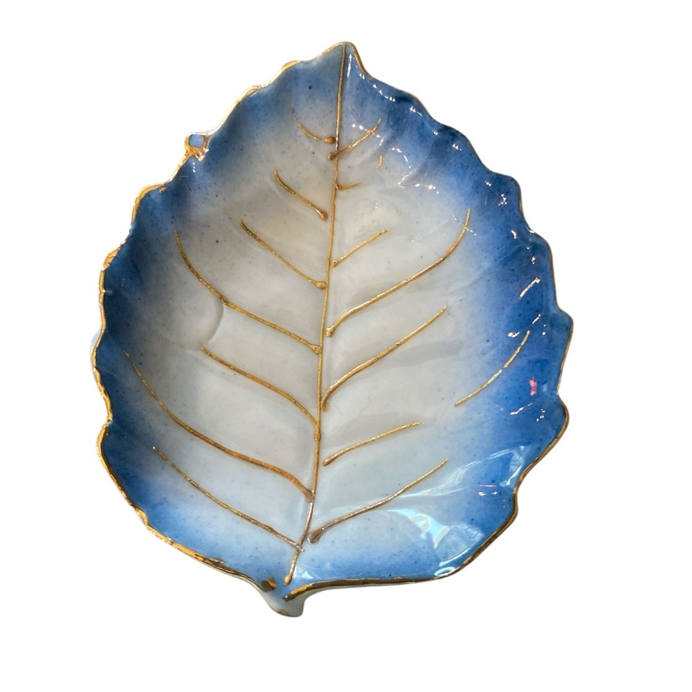 One Vintage Japan Blue & White w/ Gold Leaf-Shaped Vintage Dish or Trinket - Picture 5 of 11